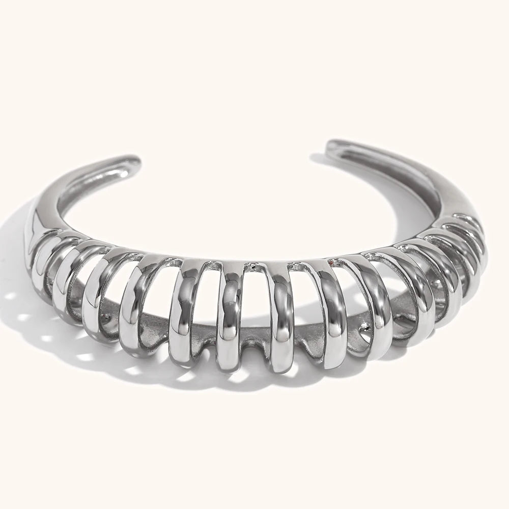 La.Muses – Hollow Elegance Cuff 18K