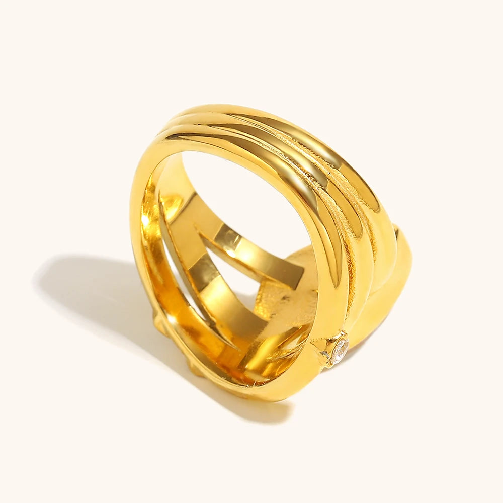 La.Muses – Golden Waves Zircon Ring 18K