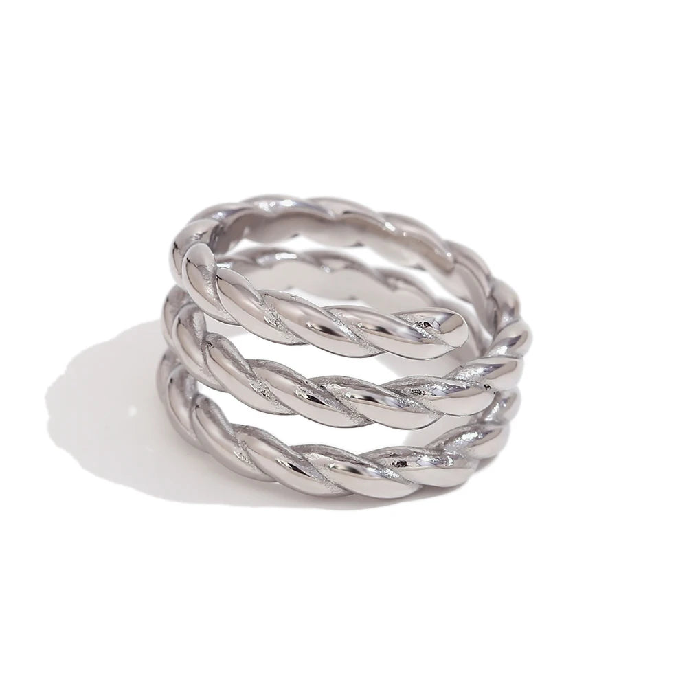 La.Muses – Three Layer Twist Ring 18K