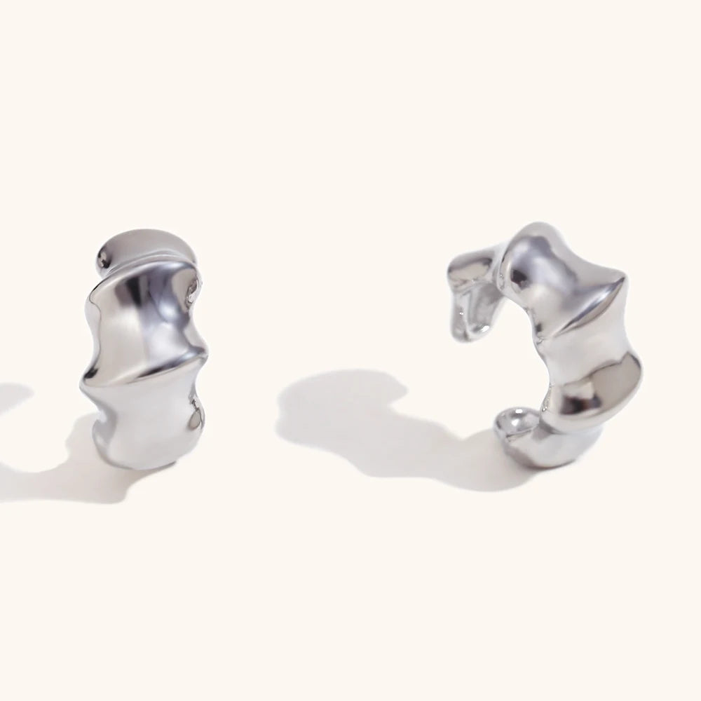 La.Muses – Natural Glow Ear Clip 18K