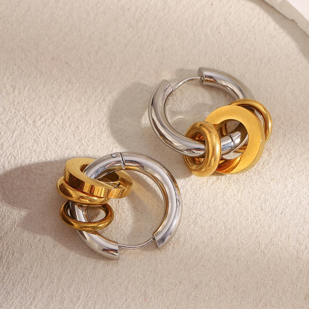 La.Muses – Circle Charm Earrings 18K