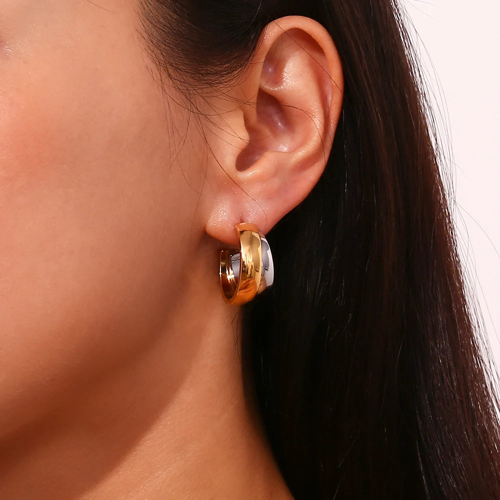 La.Muses – Contrast Glow Earrings 18K