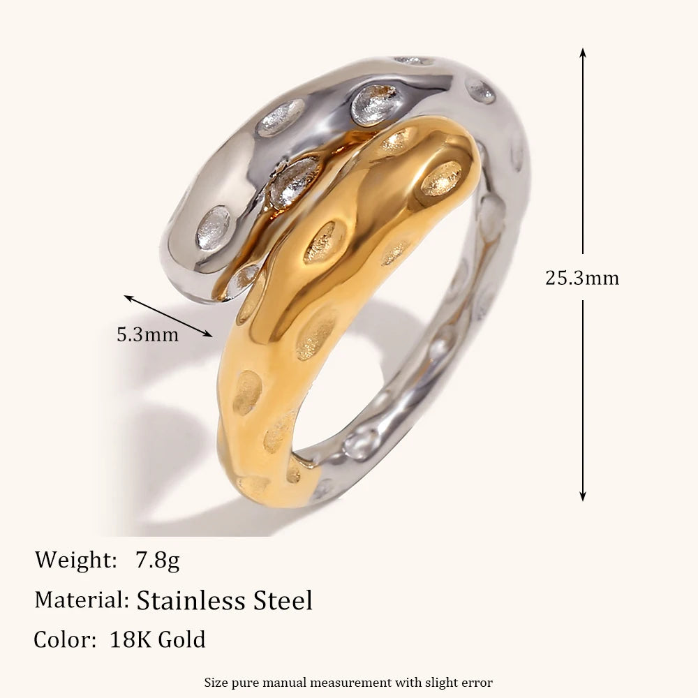La.Muses – Irregular Hammer Ring 18K