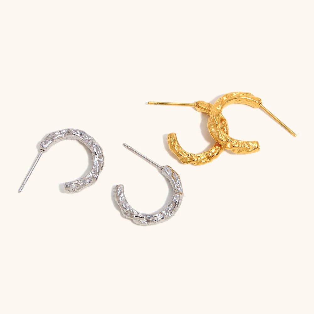 La.Muses – Sculptural C-Hoop 18K