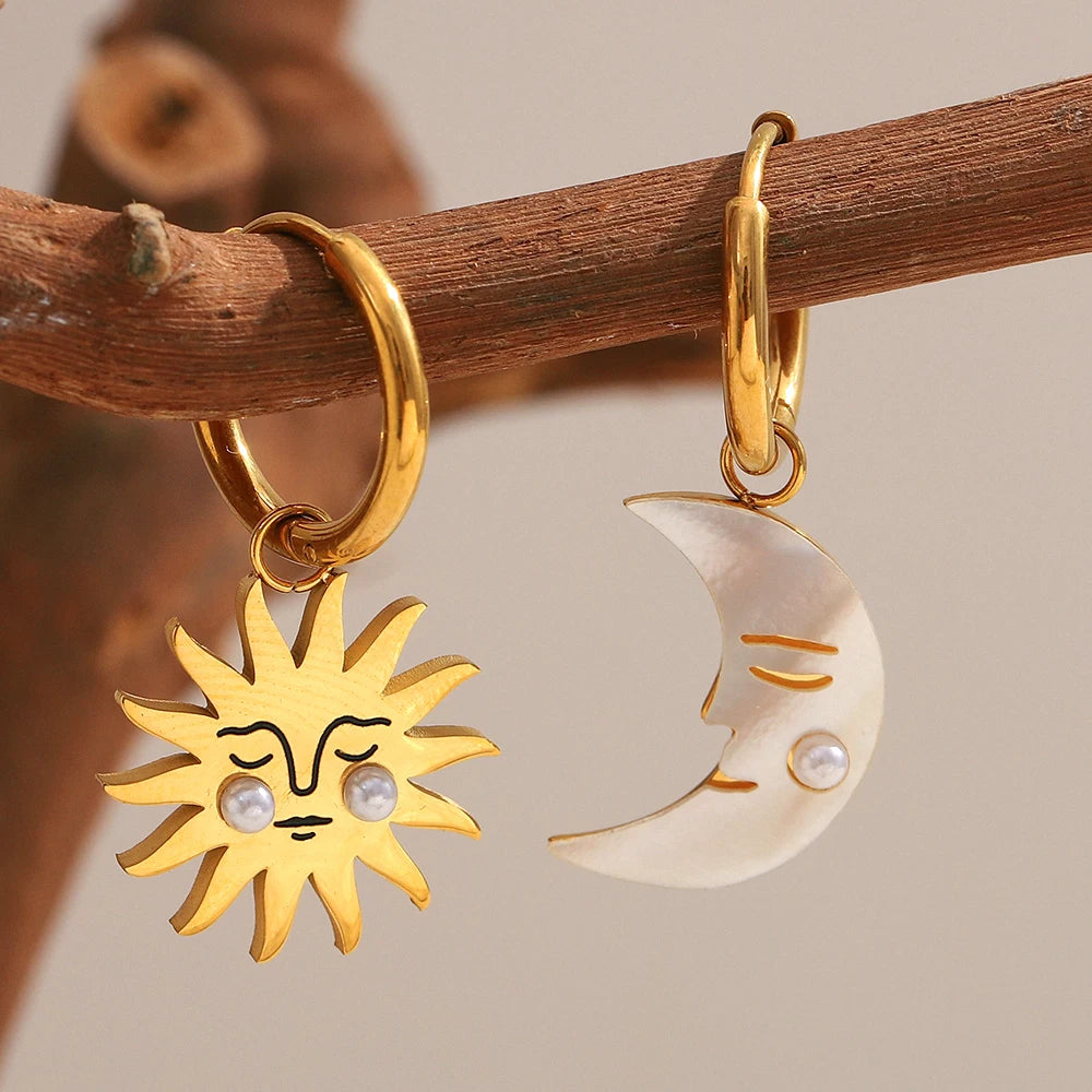 La.Muses – Sun & Moon Pearl Earrings 18K