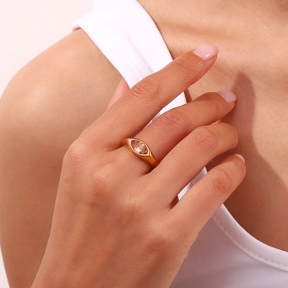 La.Muses – Classic Glow Zircon Ring 18K