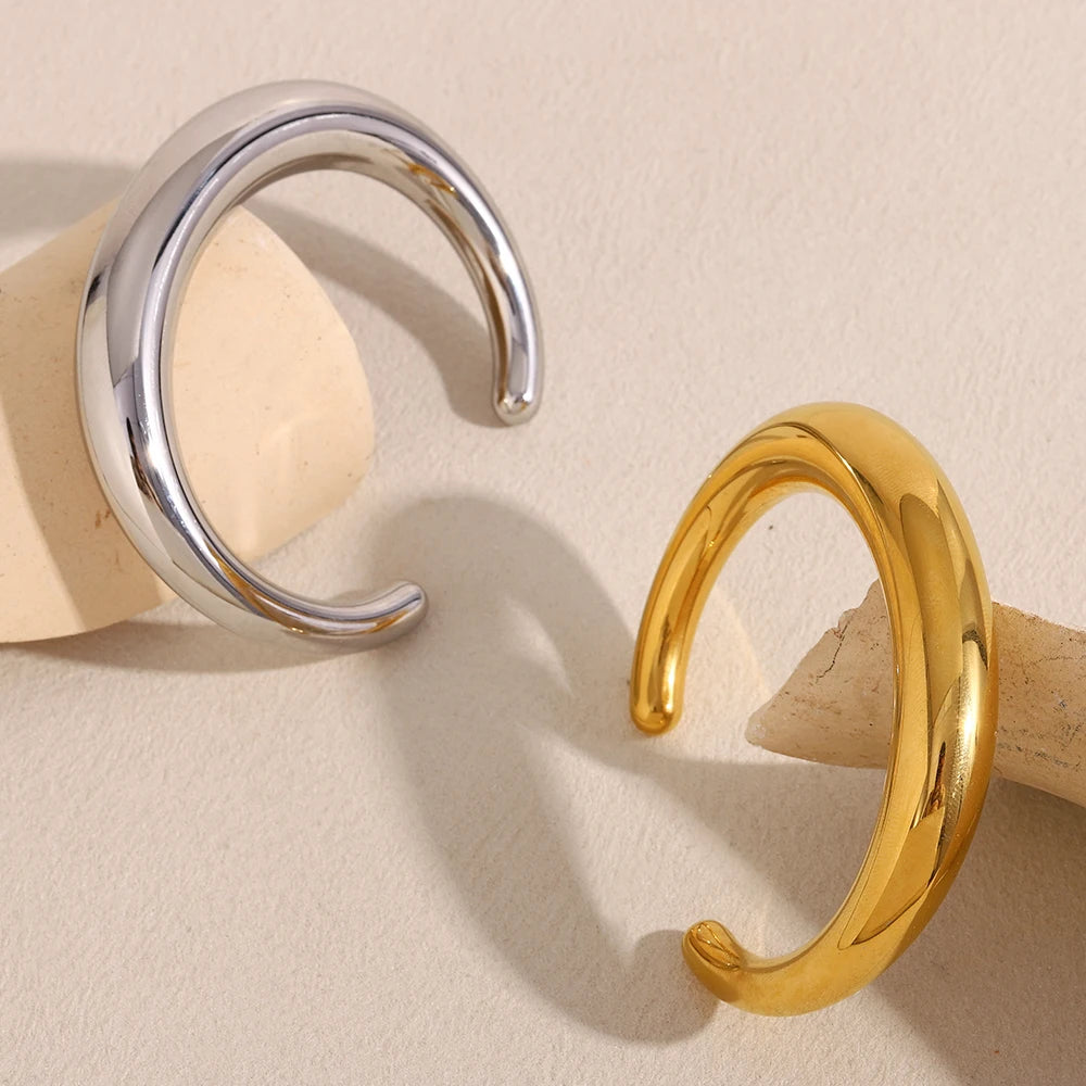 La.Muses – Pointed Grace Cuff 18K