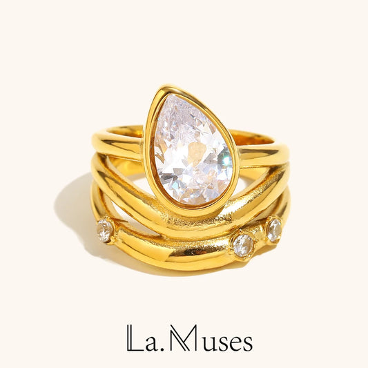 La.Muses – Golden Waves Zircon Ring 18K