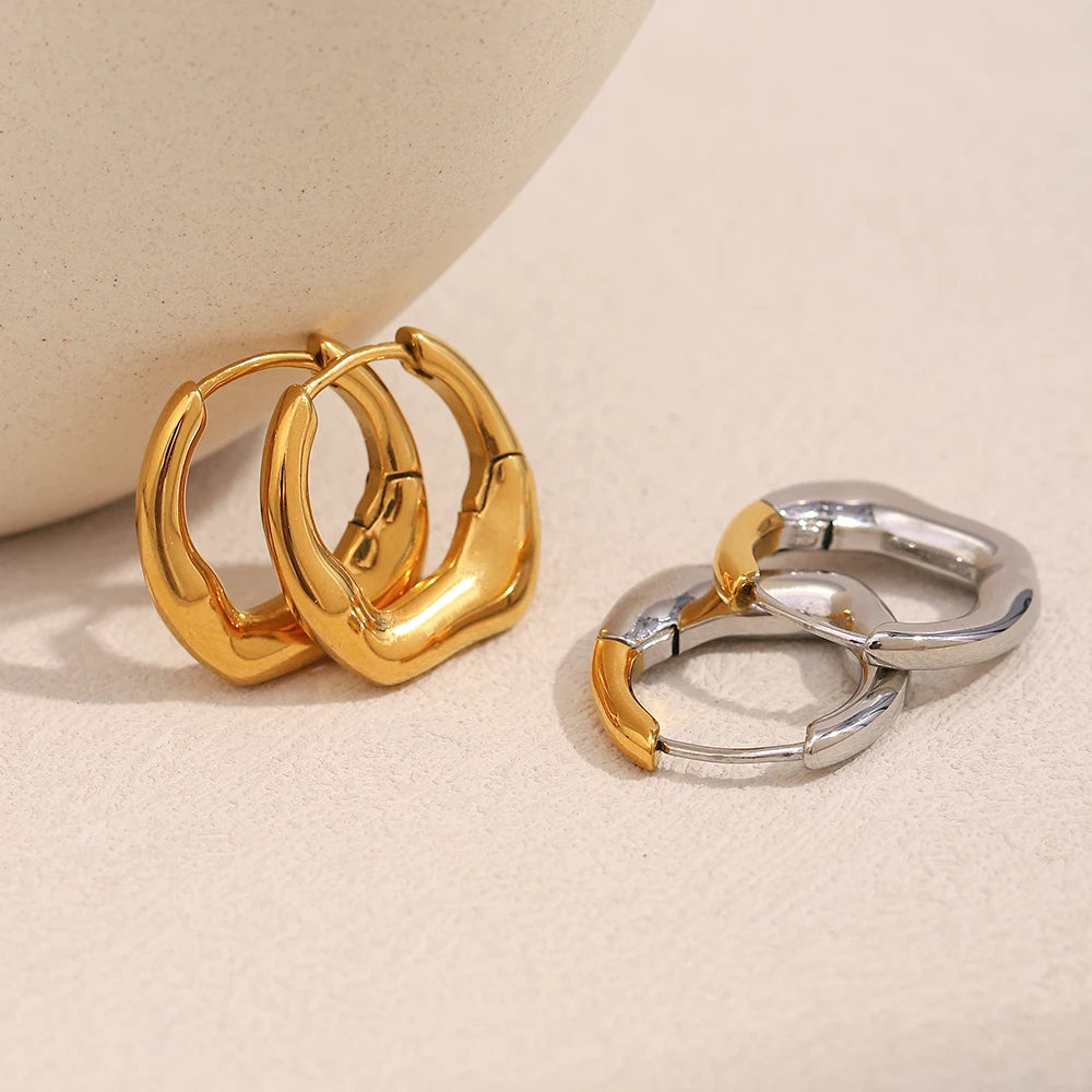 La.Muses – Irregular Glow Earrings 18K