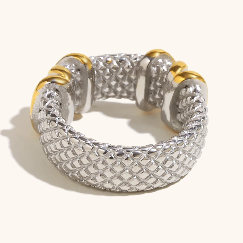 La.Muses – Scaled Harmony Ring 18K