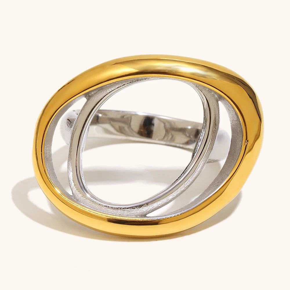 La.Muses – Oval Splice Ring 18K