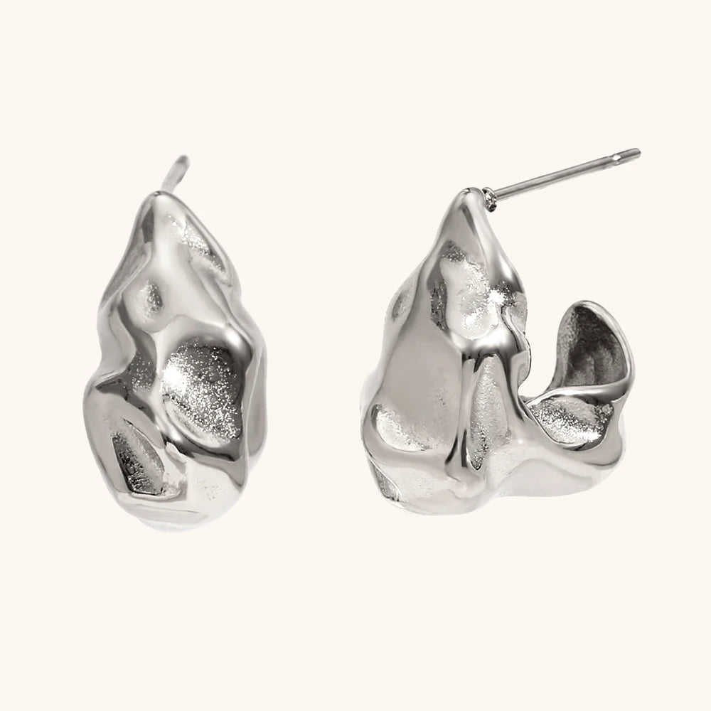 La.Muses – Hook Bold Earrings 18K