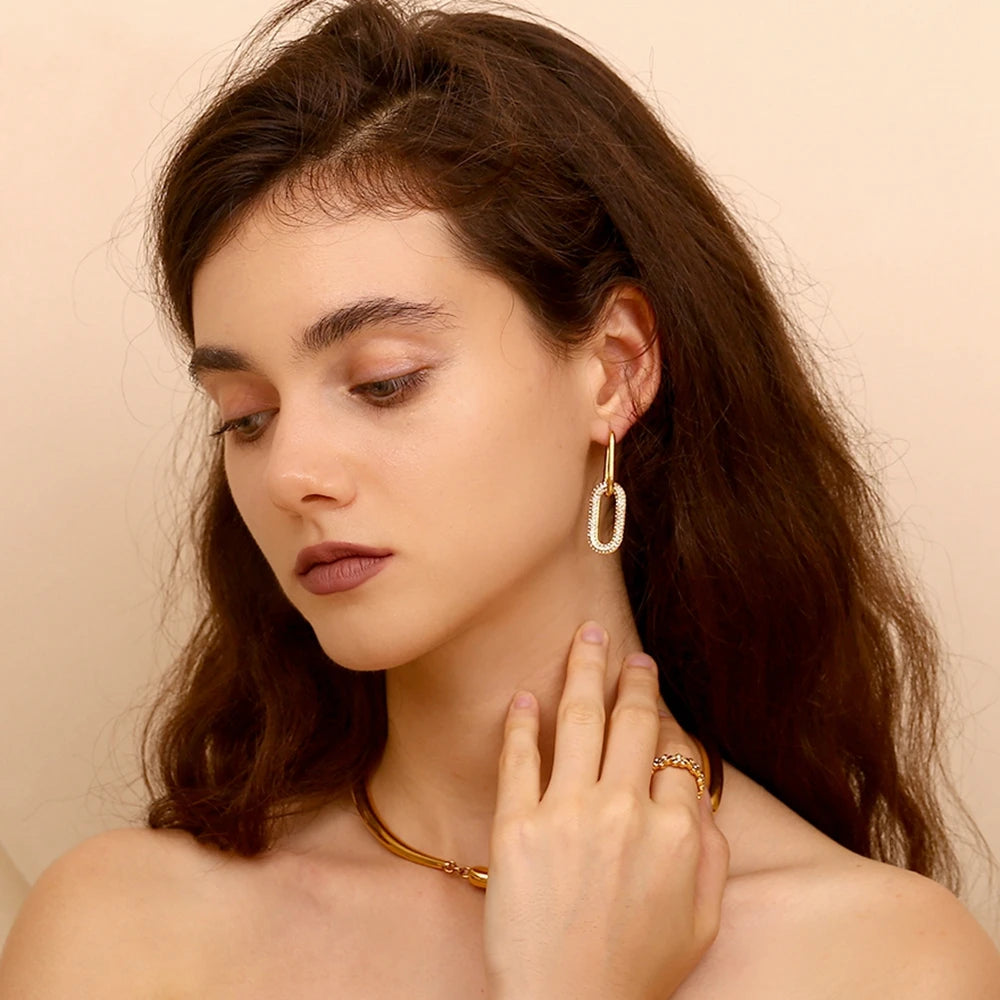 La.Muses – Golden Motion Earrings 18K