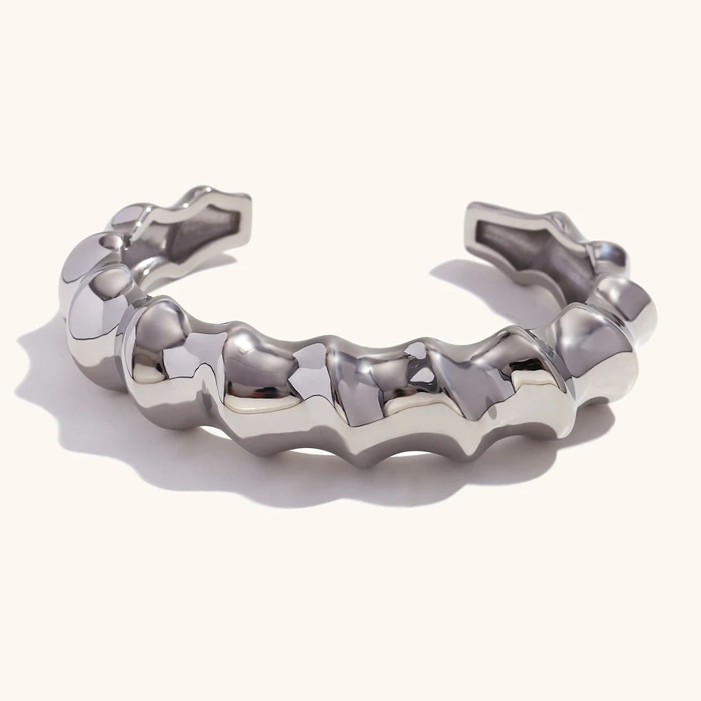 La.Muses – Spiral Elegance Cuff 18K