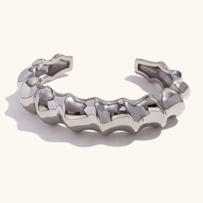 La.Muses – Spiral Elegance Cuff 18K