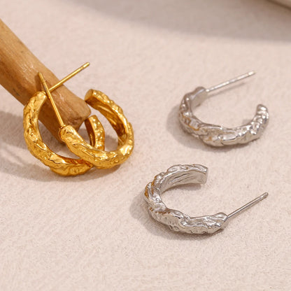 La.Muses – Sculptural C-Hoop 18K