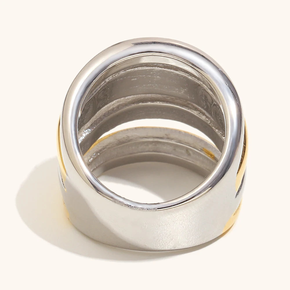 La.Muses – Twisted Harmony Ring 18K