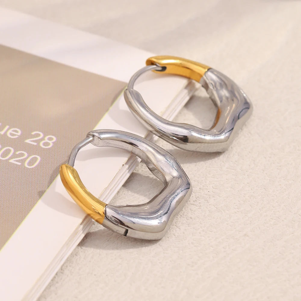 La.Muses – Irregular Glow Earrings 18K