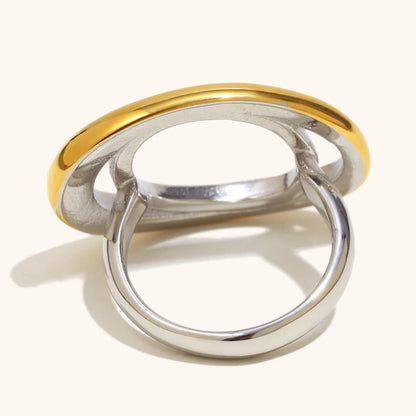 La.Muses – Oval Splice Ring 18K