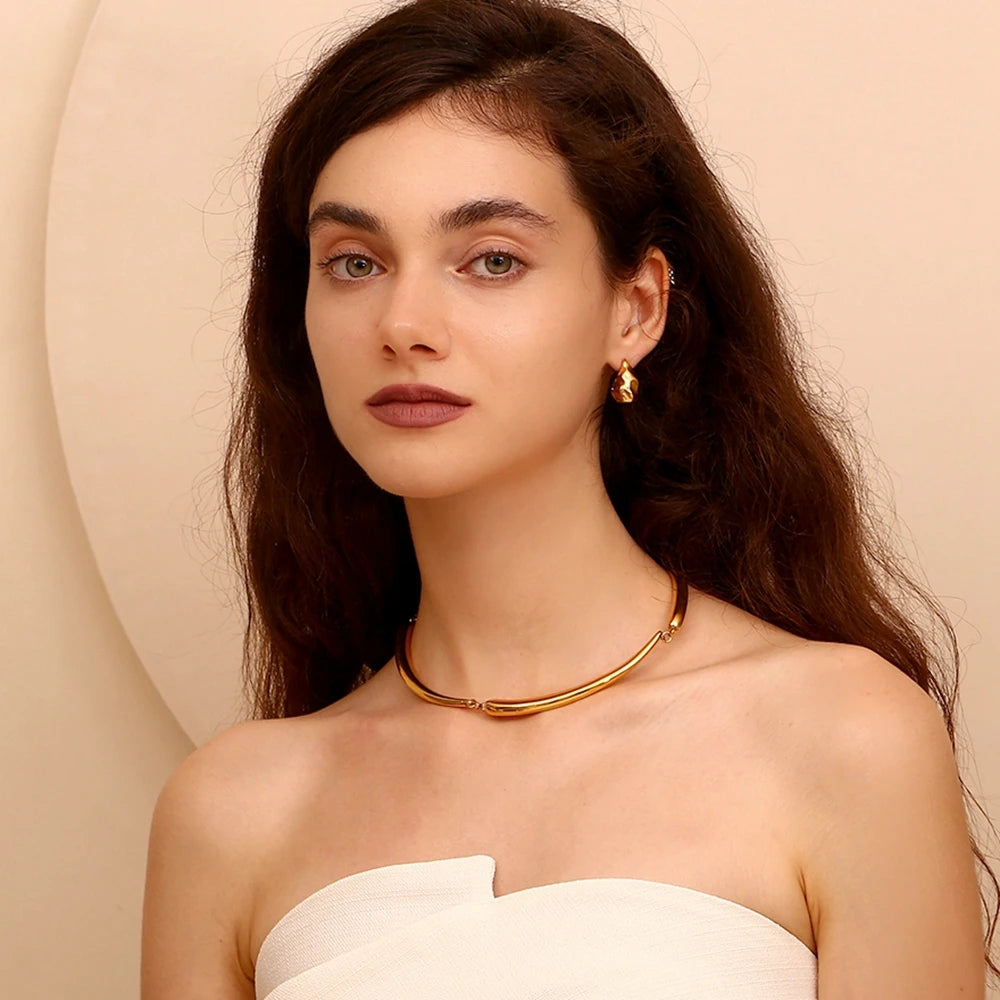 La.Muses – Hook Bold Earrings 18K