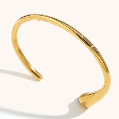 La.Muses – Asymmetric Grace Cuff 18K