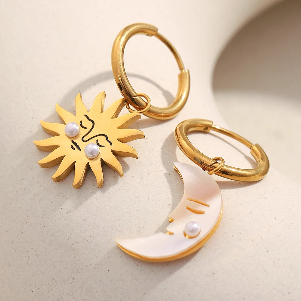 La.Muses – Sun & Moon Pearl Earrings 18K