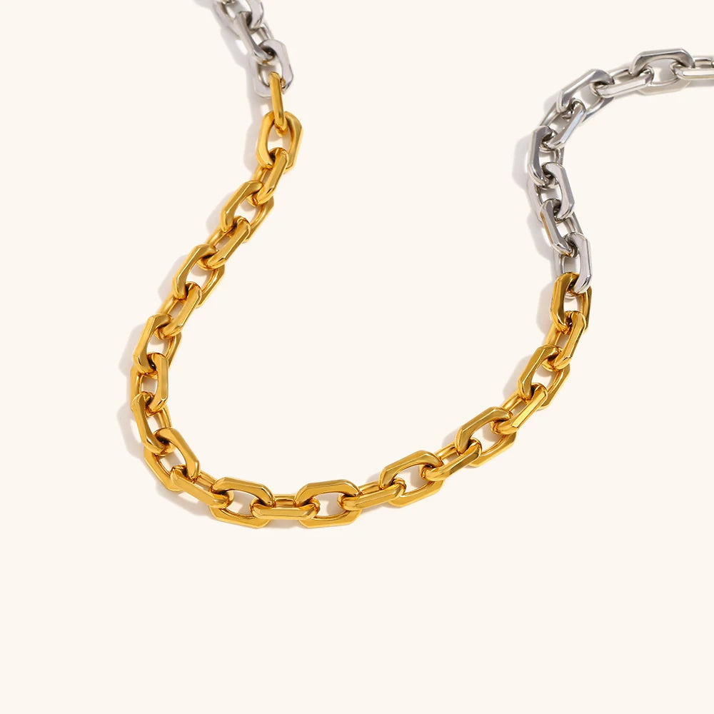La.Muses – Spring Buckle Chain 18K