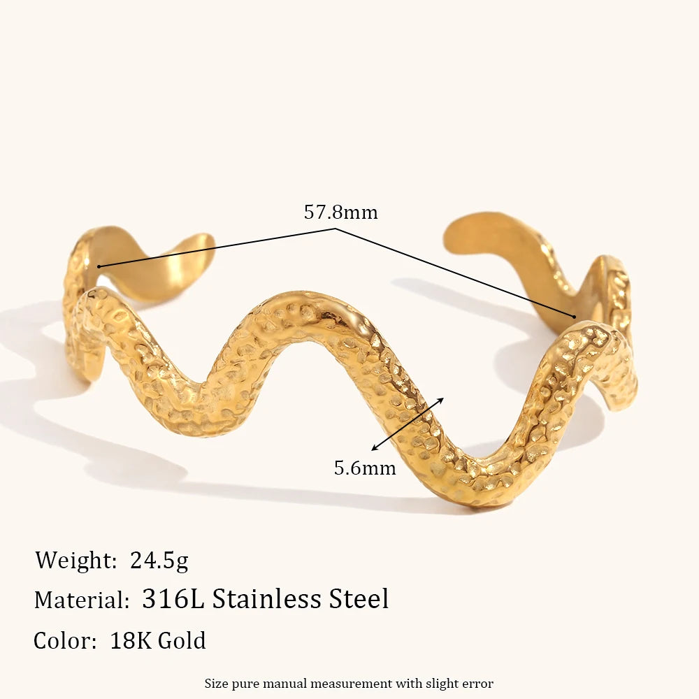 La.Muses – Hammer Snake Cuff 18K