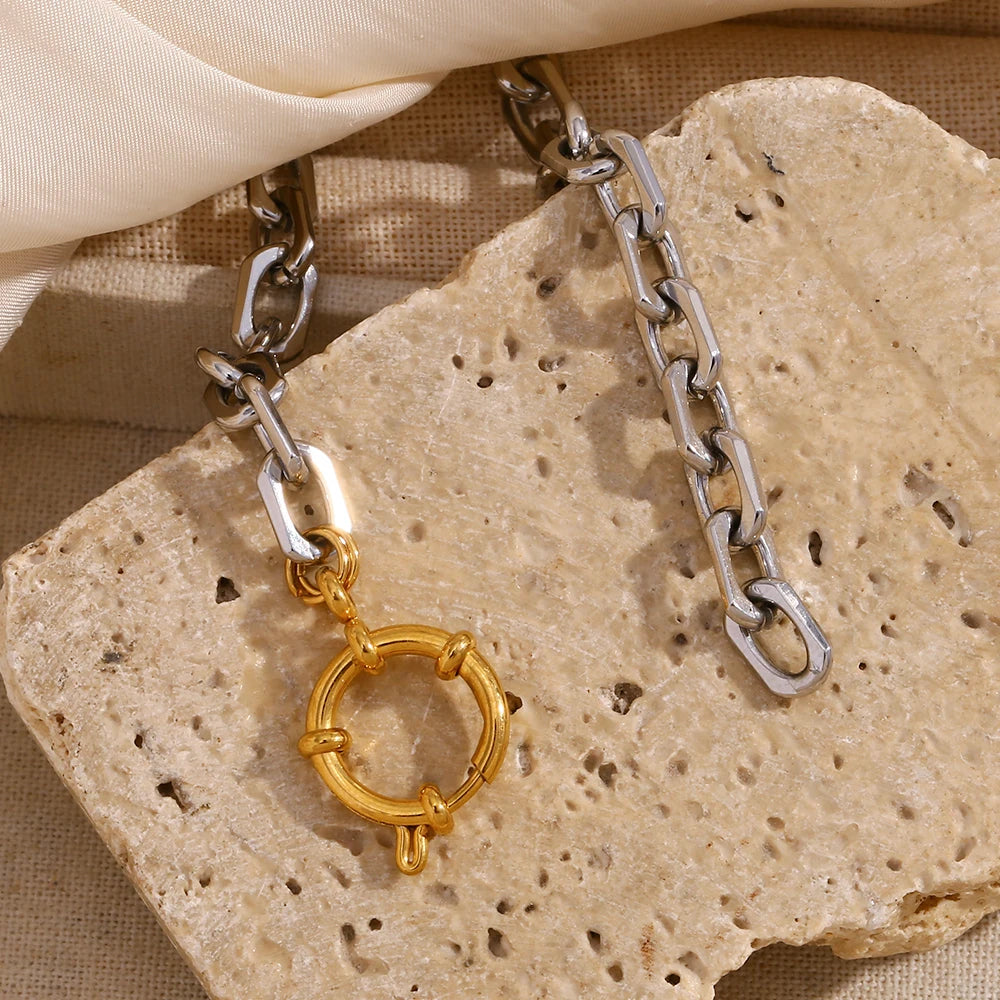 La.Muses – Spring Buckle Chain 18K