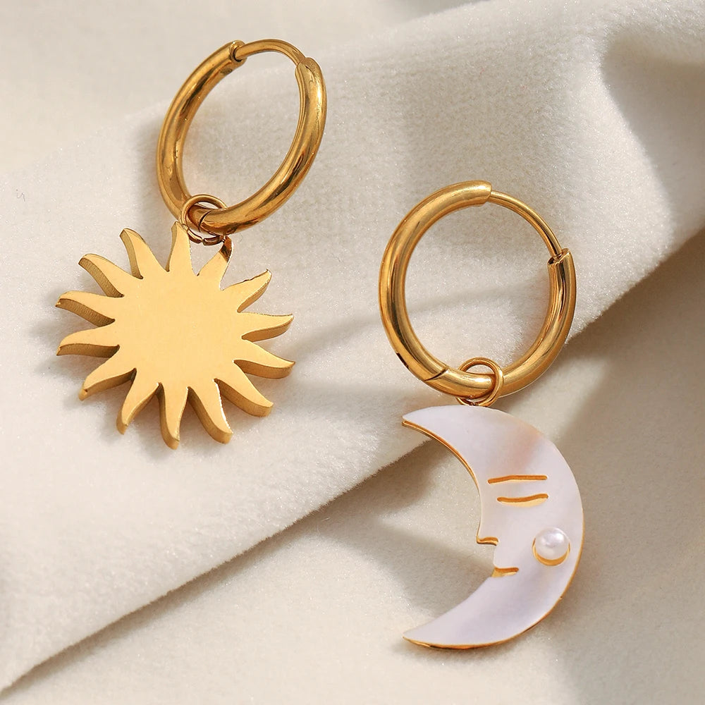 La.Muses – Sun & Moon Pearl Earrings 18K