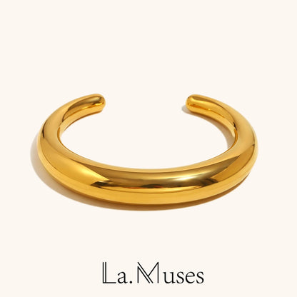 La.Muses – Pointed Grace Cuff 18K