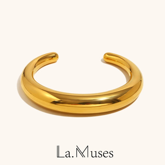 La.Muses – Pointed Grace Cuff 18K