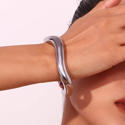 La.Muses – Sculptural Essence 18K