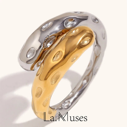 La.Muses – Irregular Hammer Ring 18K