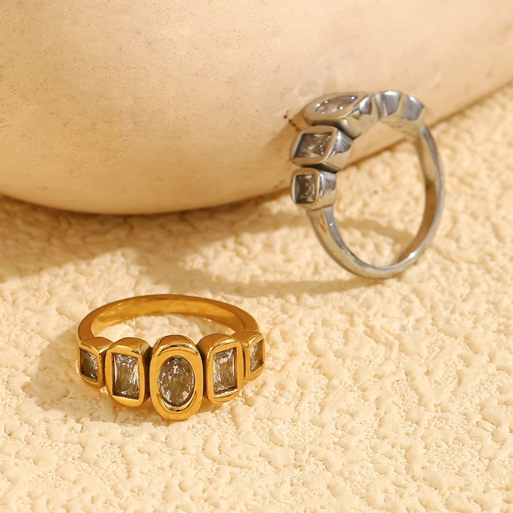 La.Muses – Geometric Grace Ring 18K