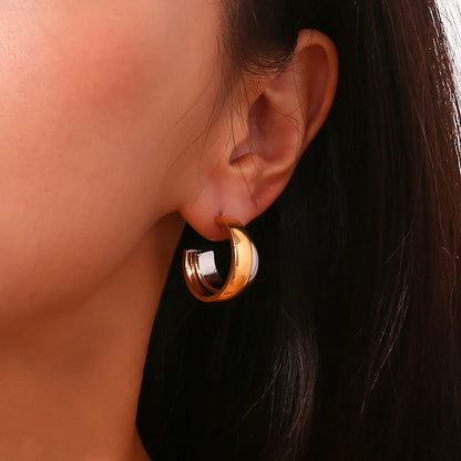 La.Muses – Contrast Glow Earrings 18K