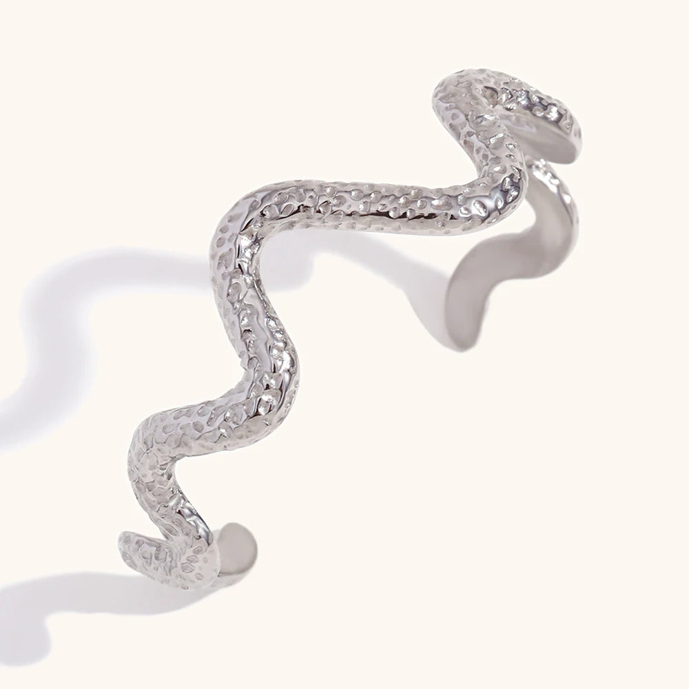 La.Muses – Hammer Snake Cuff 18K