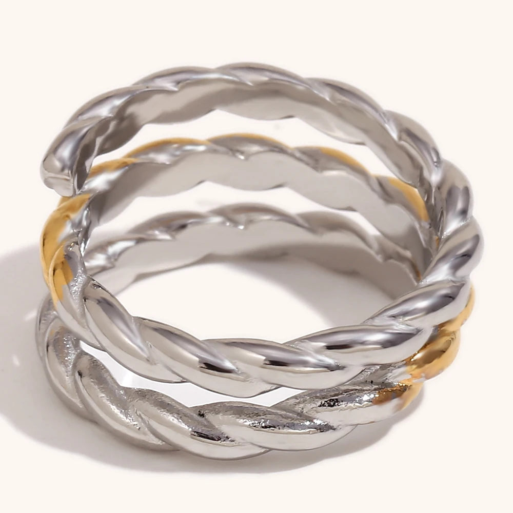 La.Muses – Three Layer Twist Ring 18K